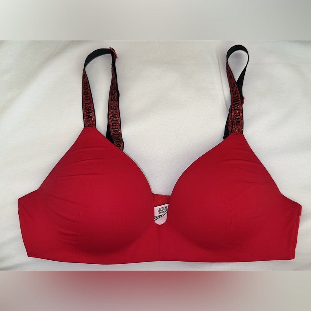 ✨ Victoria’s Secret ❤️ Red 36B ❤️ T-Shirt Lightly Lined Wireless Bra ✨
